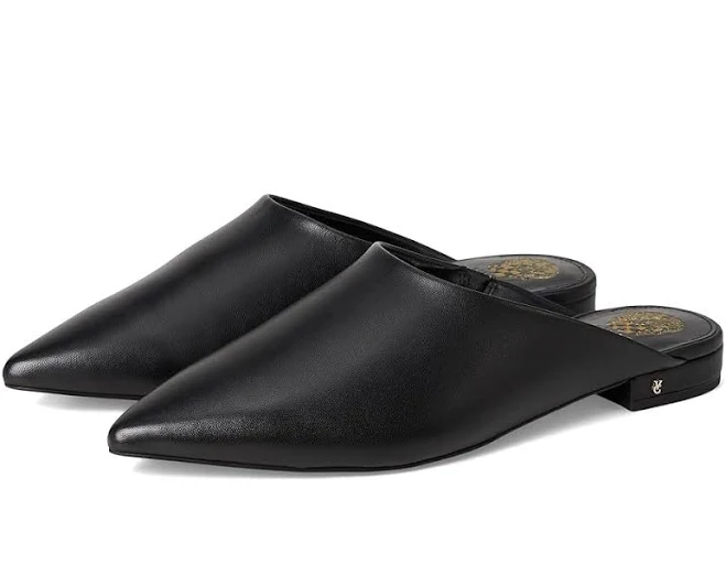 Flat leather mules with a pointed toe