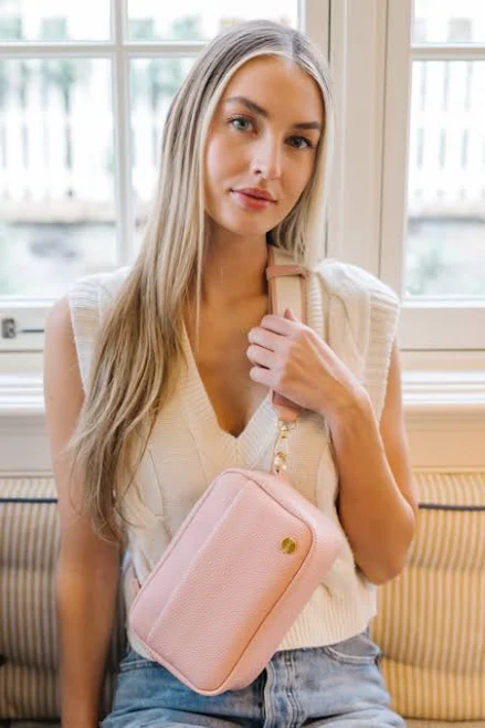 Modern+Chic Willow Vegan Leather Convertible Crossbody Bag