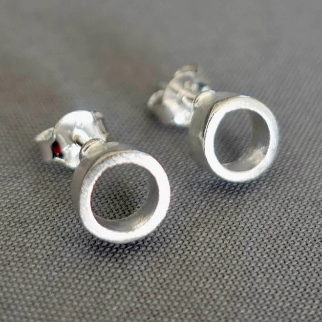 925 Silver Round Geometric Stud