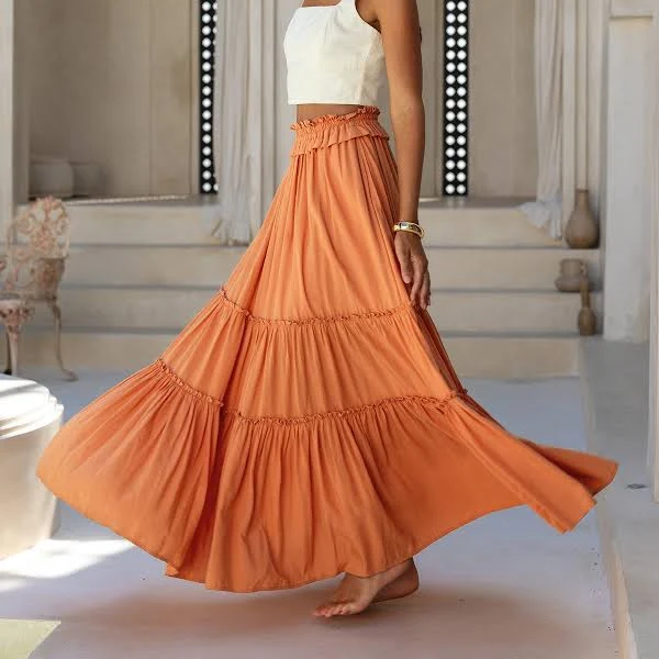 High-waisted tiered maxi skirt with elastic waistband