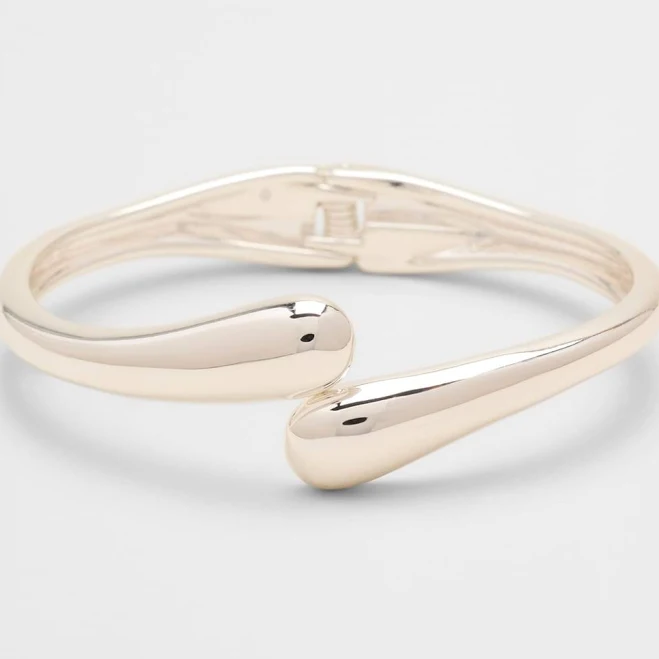 accessory Modern Curved Cuff Banana Republic Factory $27