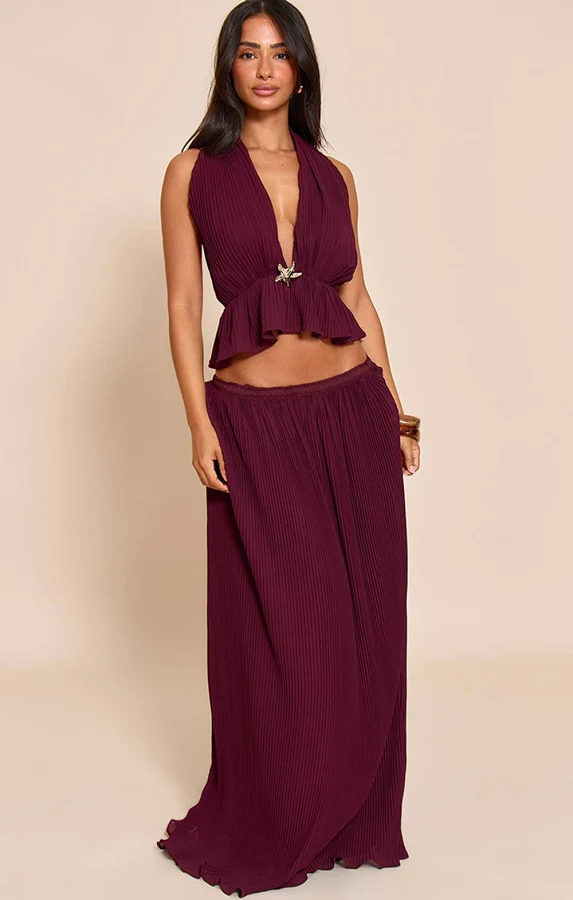 maxi skirt PrettyLittleThing Women's Petite Plisse Fitted Waist Maxi Skirt in Wine | Size: 6 Nasty Gal - US $46