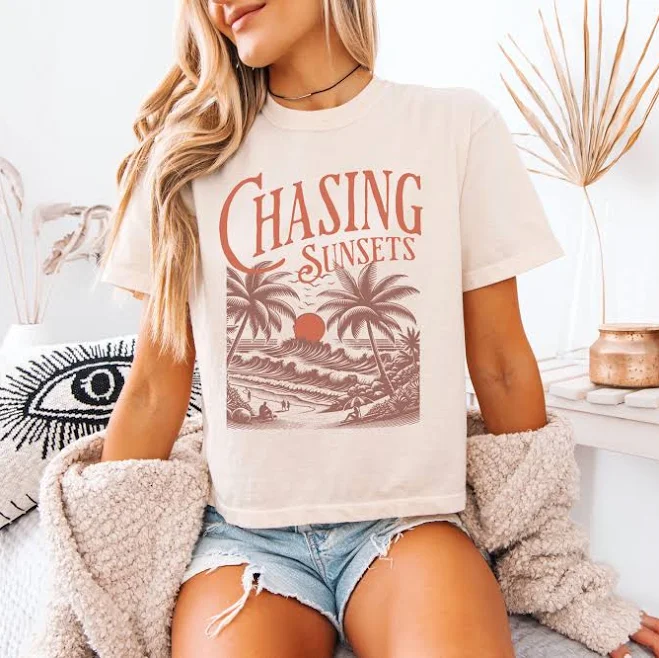 t-shirt Retro Chasing Sunsets Comfort Colors Boxy Tee Etsy - IenStudio $26.99