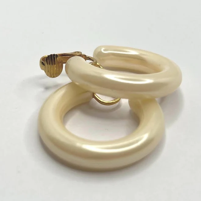 accessory Retro Chunky Plastic Hoop Clip-On Earrings Etsy - YesterdaysLuster $18