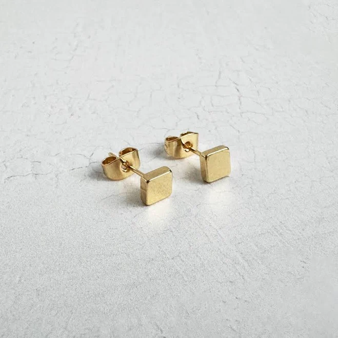 18K Gold Geometric Stud Earrings