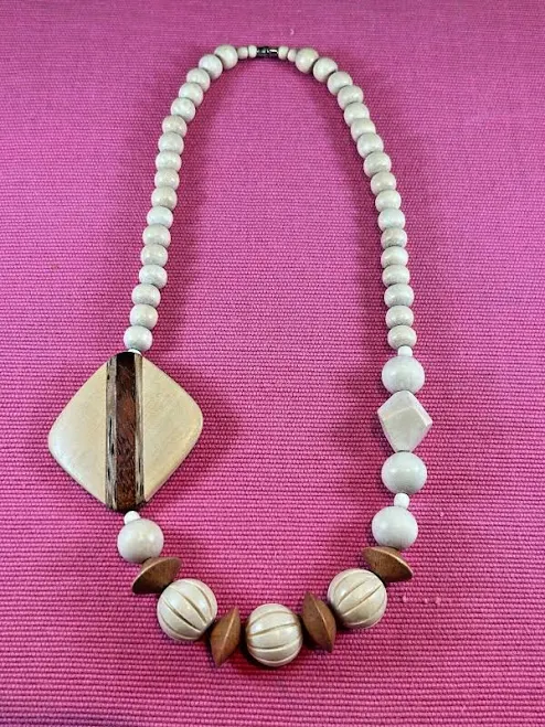 Retro Modern Cream Natural Wood Bead Necklace With Layered Wood Bead