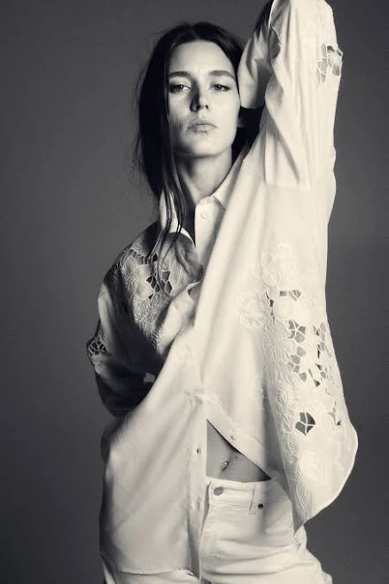 H&M Ladies Eyelet Embroidery Shirt