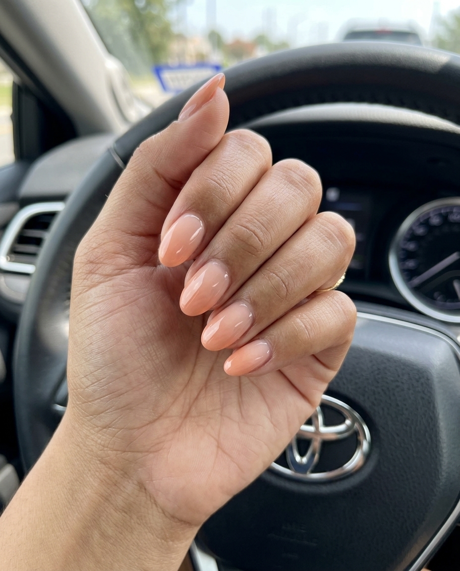 Romantic summer classy nails 2026: Sunkissed peach gradient from nude to peach for vacation.