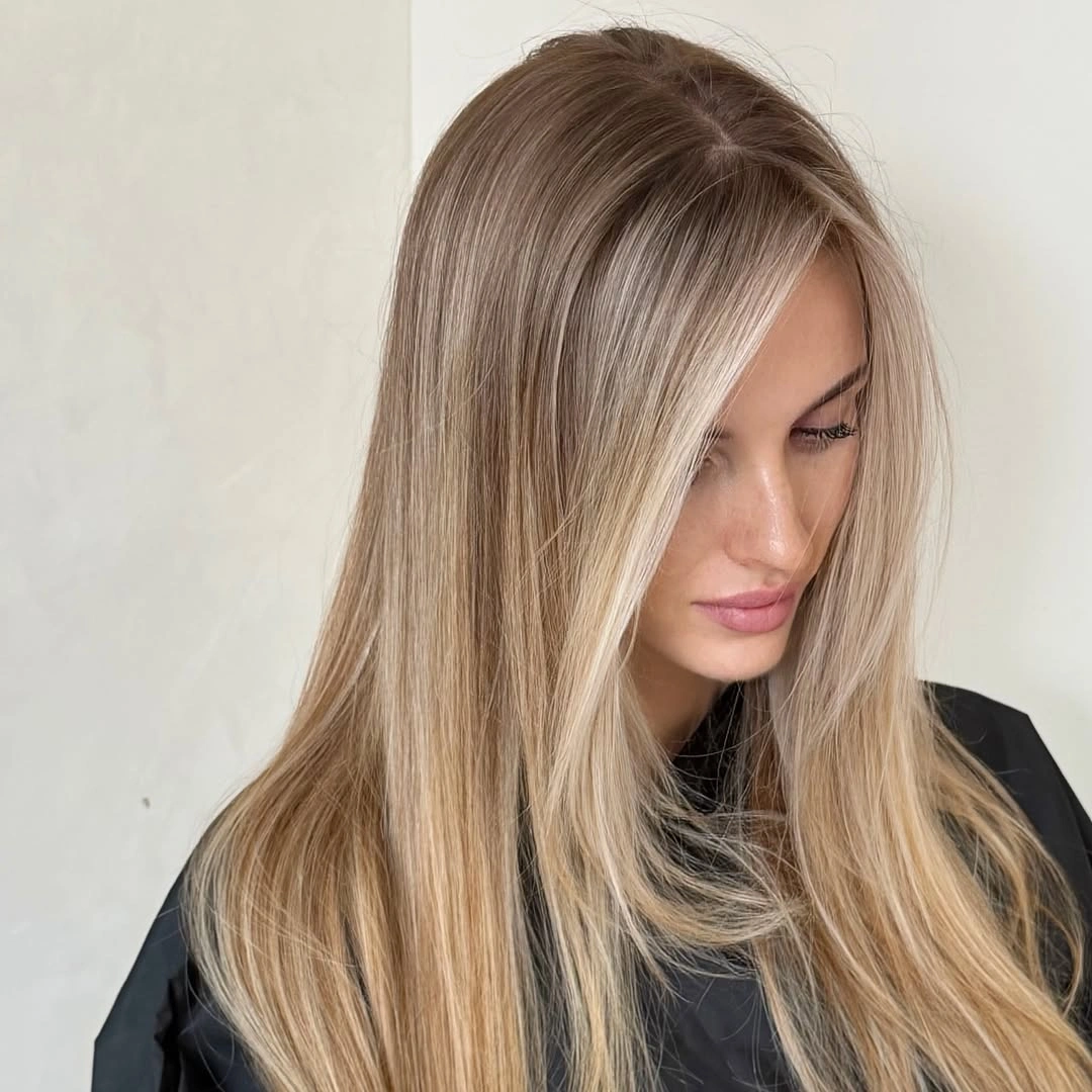beige blond hair color Elegant Beige Blonde With Soft Face-Framing Layers