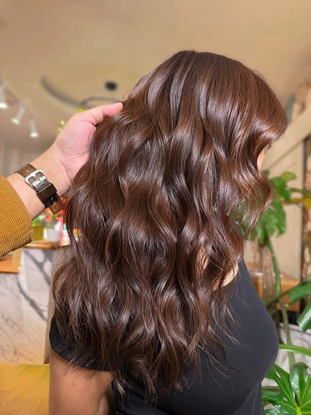 chestnut brown hair color Classic Dark Chestnut Waves With Mirror-Like Shine