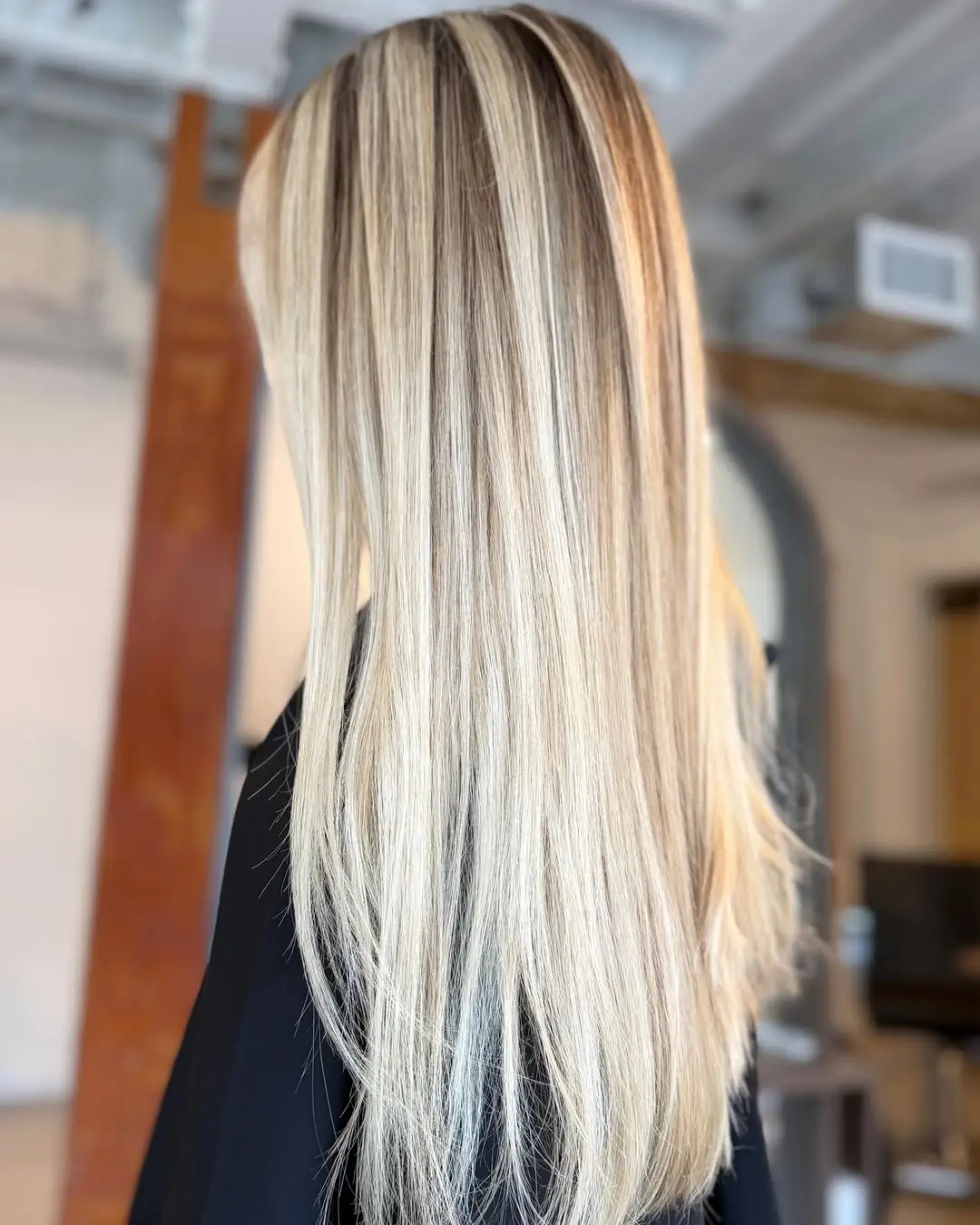 Fall blonde hair colour 2026 High Contrast Blonde With a Soft Shadow Root