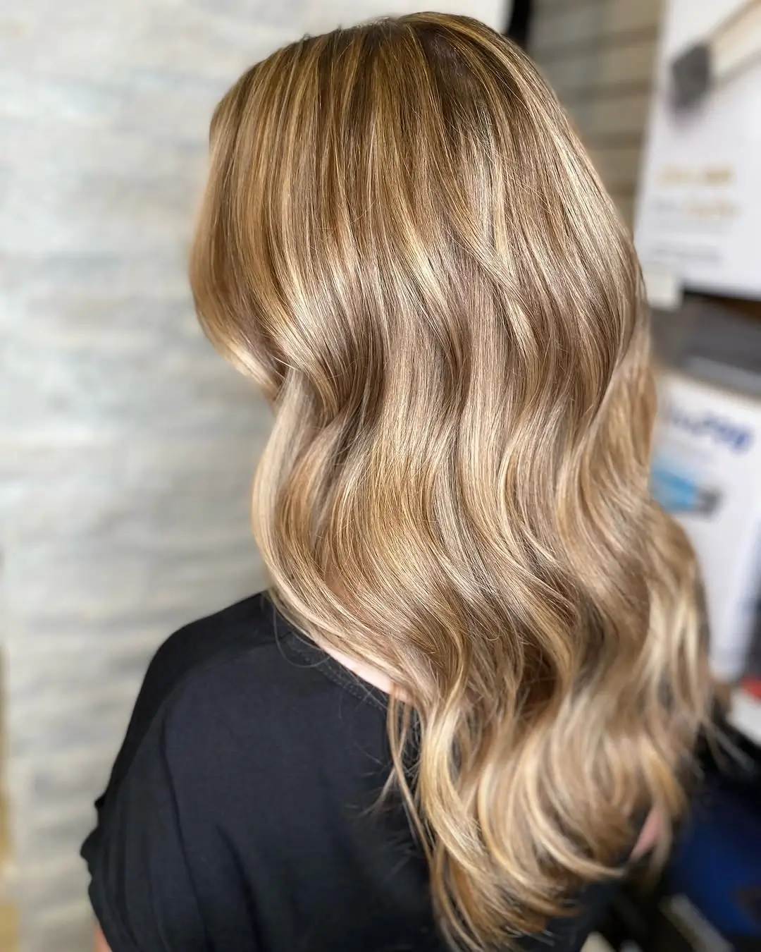 Fall blonde hair colour 2026 Golden Honey Blonde With Seamless Lived-In Dimension