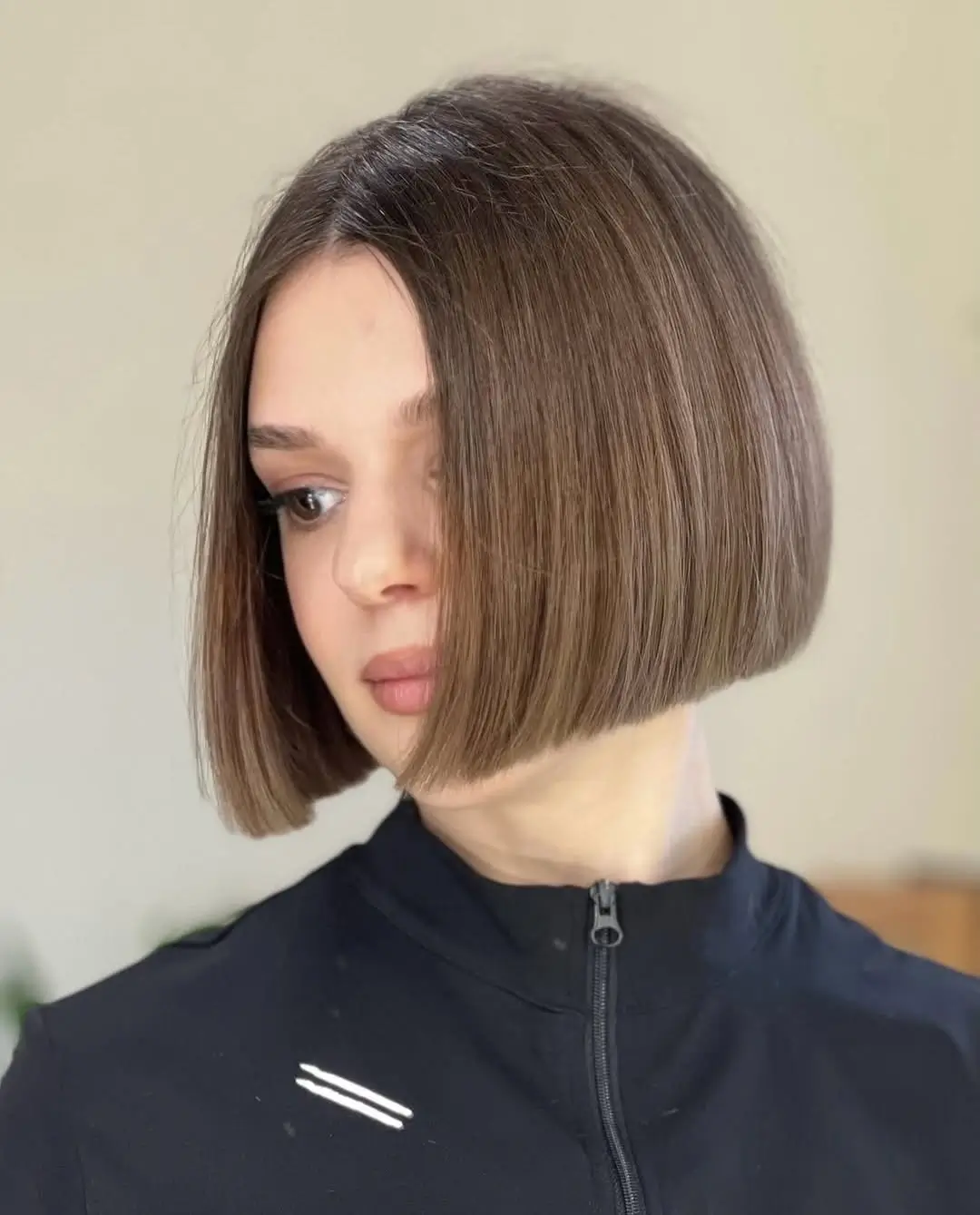 fall bob haircut ideas 2026 Sharp Espresso Bob With Timeless Precision