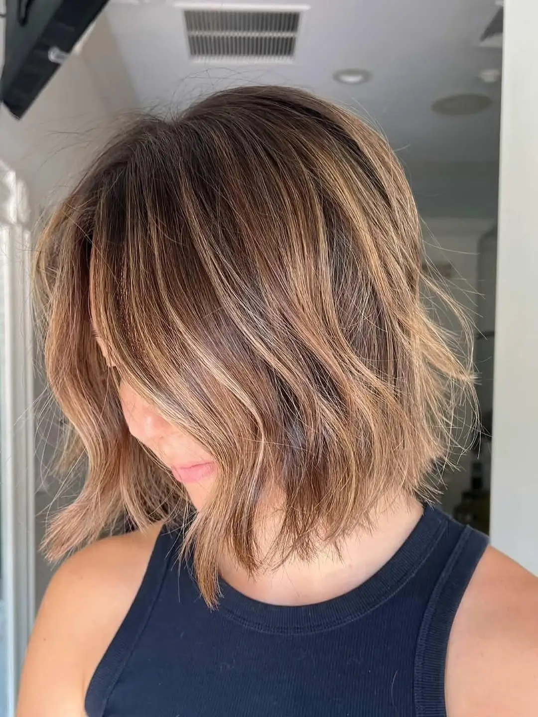 fall bob haircut ideas 2026 Warm Caramel Dimension For Fall Movement