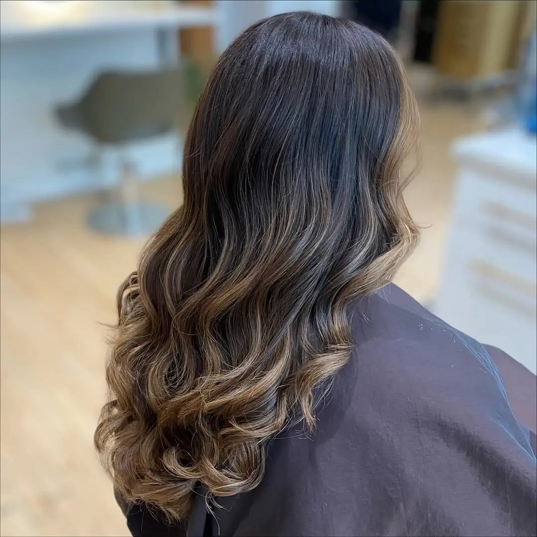 Fall brunette hair colour 2026 Chocolate Balayage with Seamless Honey Ribbons