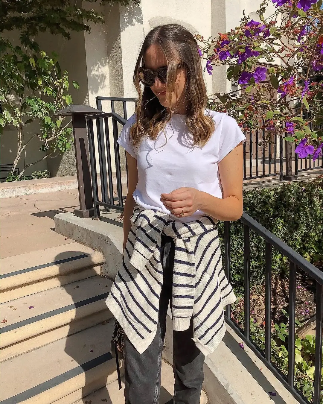 fall fashion trends 2026 The Sweater Around the Waist Is Officially Back