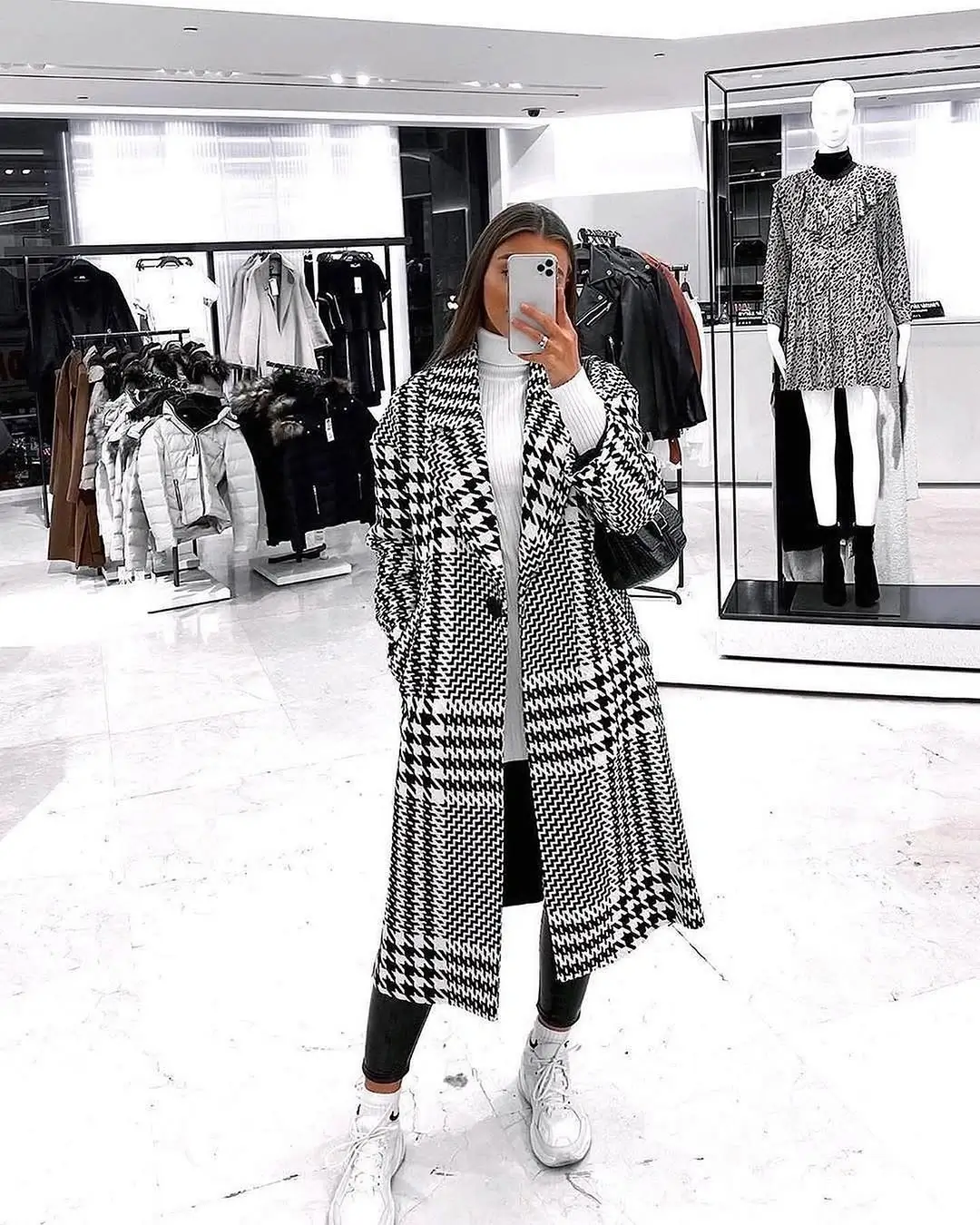 fall fashion trends 2026 Bold Houndstooth Prints Make Outerwear the Star