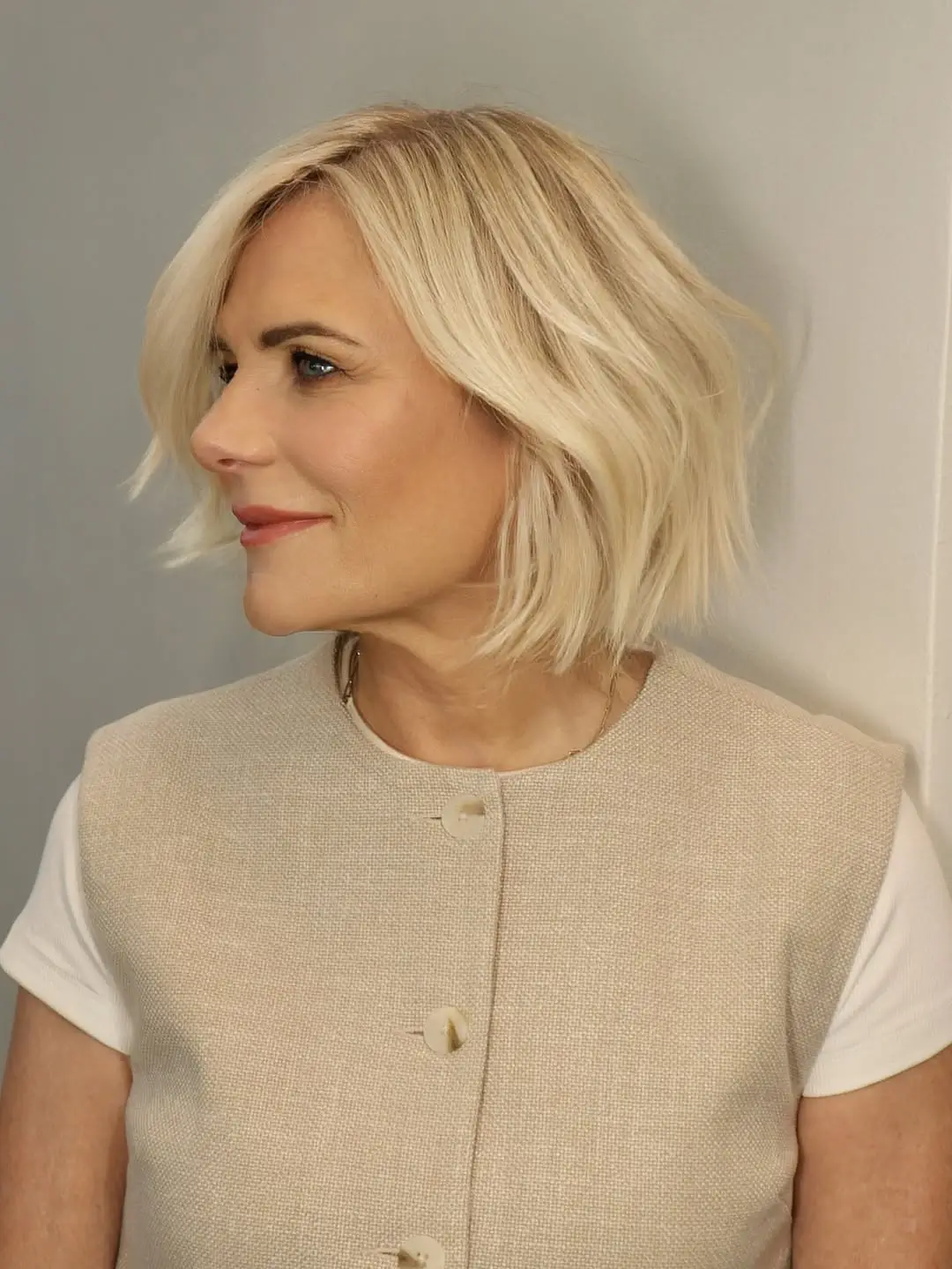 fall French Bob 2026 Feathered Blonde Bob with Relaxed Side Sweep