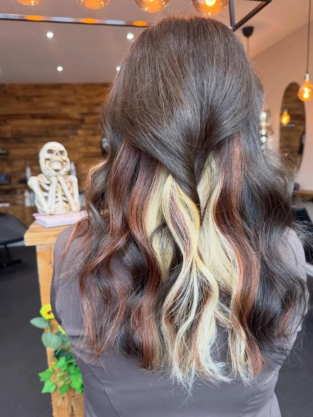 Fall hair colour ideas 2026 Hidden Blonde Underlights With Espresso Waves