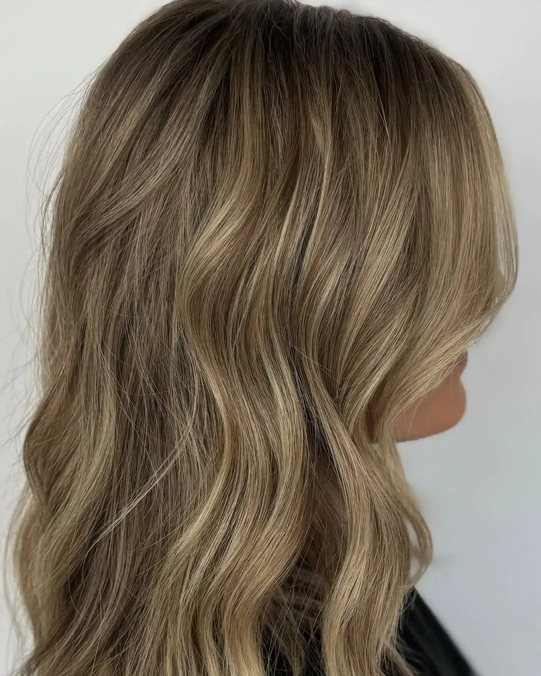 Fall hair colour ideas 2026 Beige Mushroom Blonde With Effortless Depth