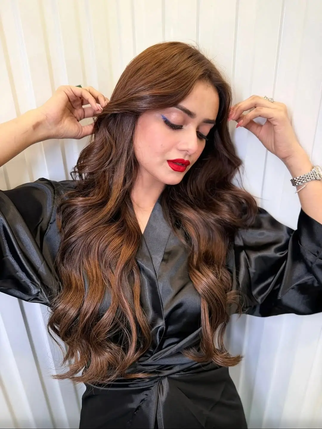 fall hairstyles for long hair 2026 Soft Chestnut Waves With Romantic Curtain Layers