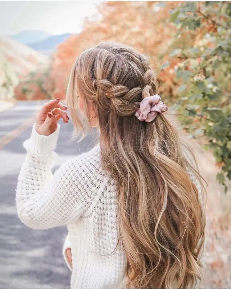 Fall hairstyles for office 2026 A Romantic Braided Half-Up Style for Cozy Autumn Days