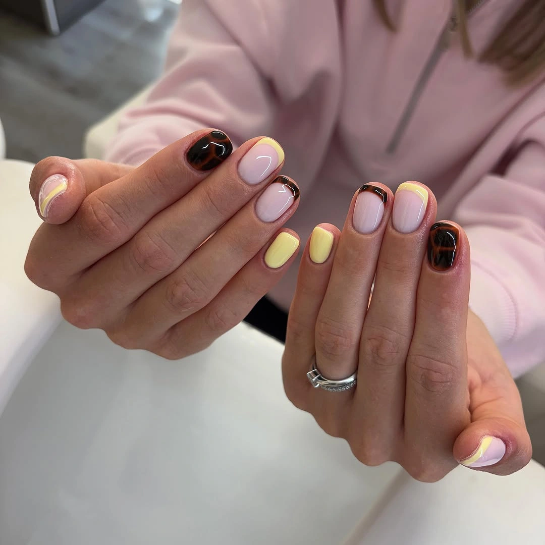 Fall Manicure 2026 Chocolate Swirls Meet Soft Butter Yellow