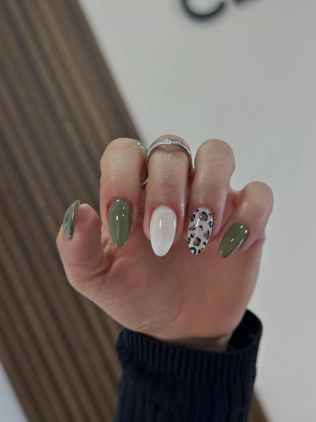 Fall Manicure 2026 Olive Green Meets Chic Leopard Accent Nails