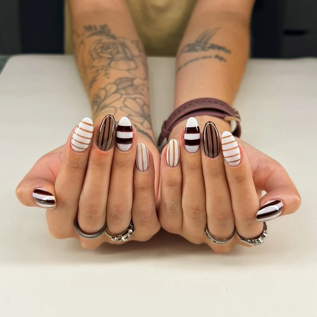 Fall nail art 2026 Mocha Stripe Nails with Retro Minimalist Patterns