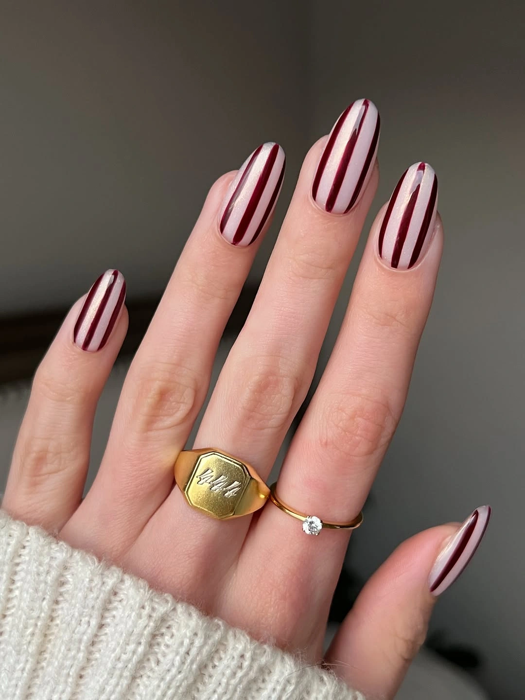Fall nail art 2026 Black Daisy Nails for a Bold Minimalist Statement