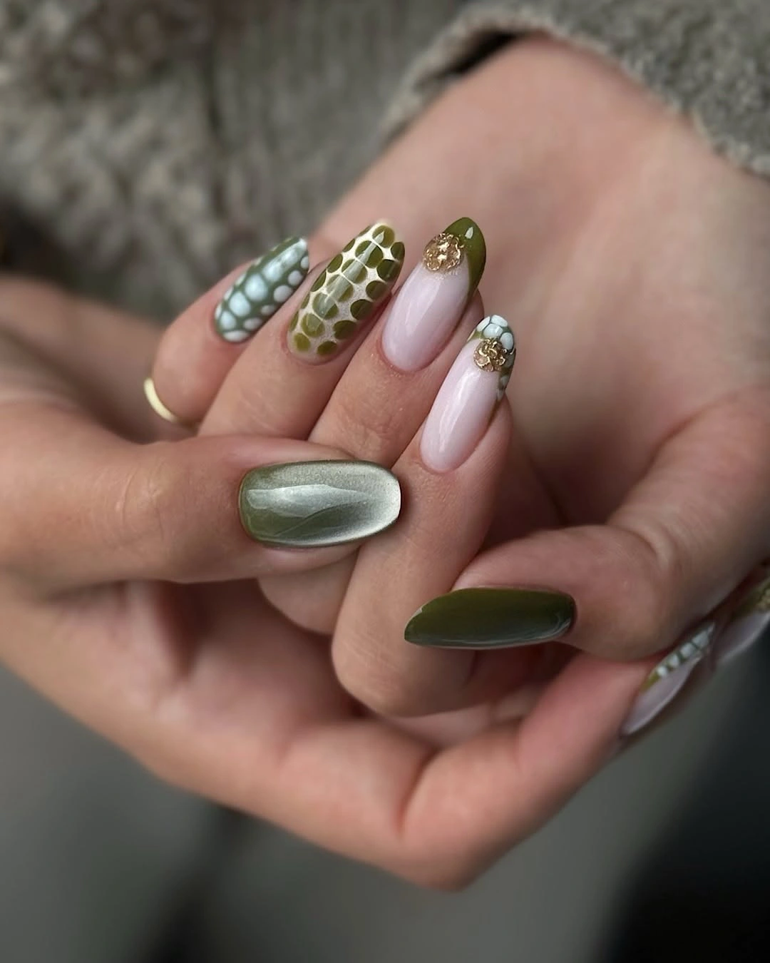 Fall nail art 2026 Olive Green Cat Eye Nails with Golden Botanical Details