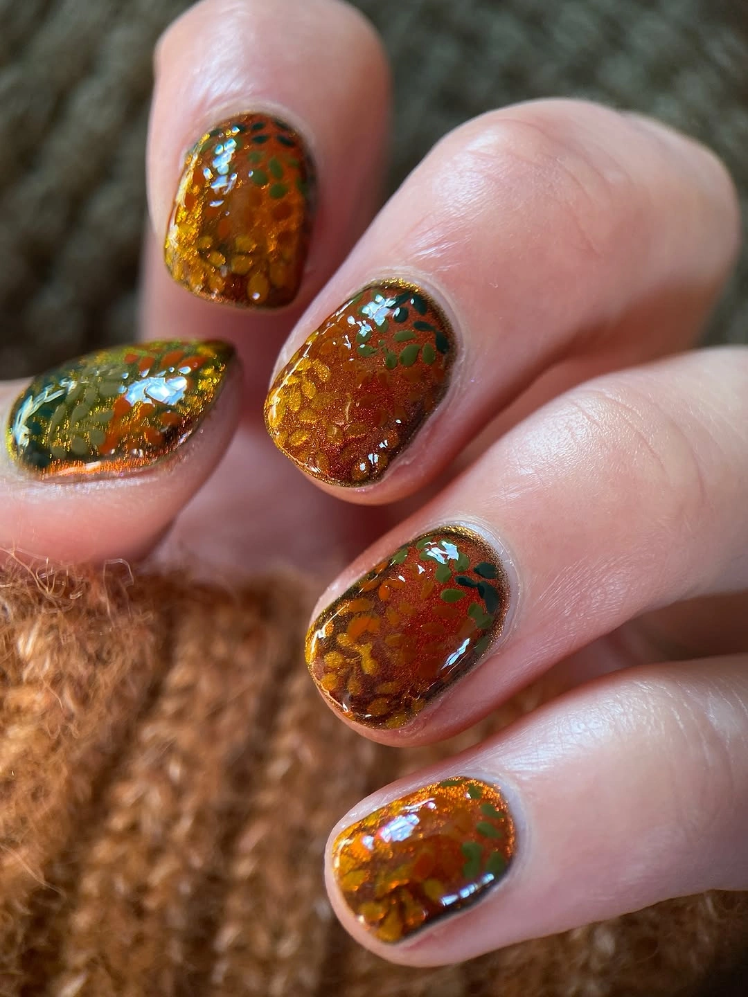 Fall Nail Designs for All Skin Tones 2026 Amber Botanical Nails That Capture Early Autumn Light
