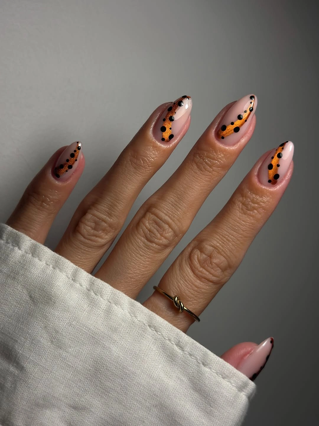 Fall Nail Designs for All Skin Tones 2026 Copper Ribbon Nails With Chic Graphic Dots