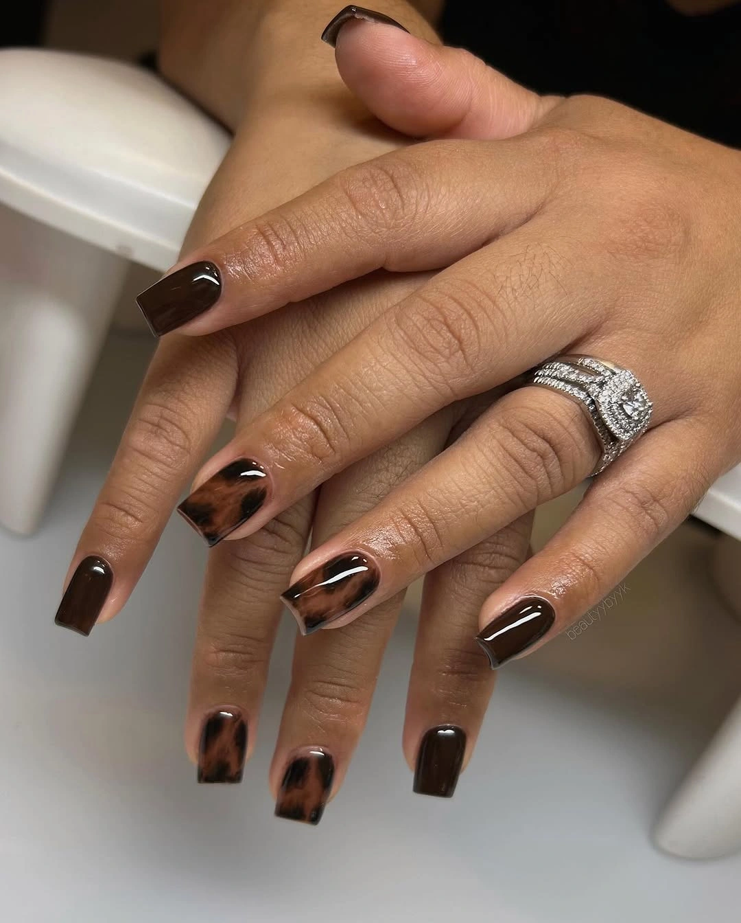 Fall Nail Designs for All Skin Tones 2026 Rich Espresso Square Nails With Modern Tortoiseshell Accents