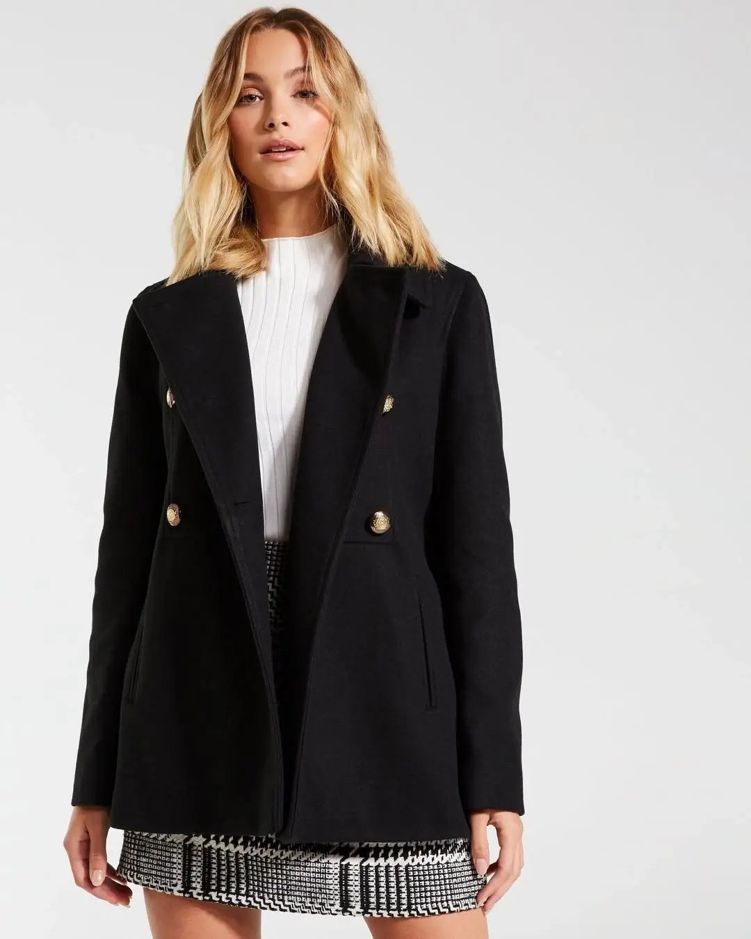 fall outfits with peacoat 2026 Tailored Black Peacoat With Polished Parisian Charm