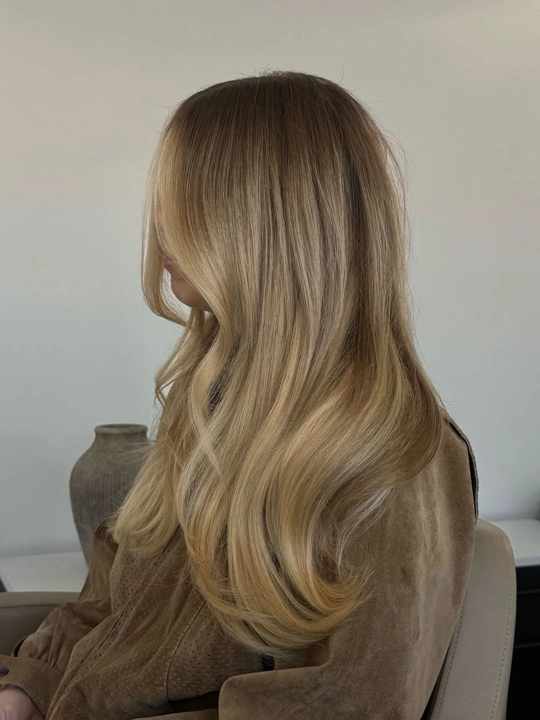 Hair Lowlights Color Ideas and Inspiration Soft Honey Blonde With Seamless Beige Lowlights