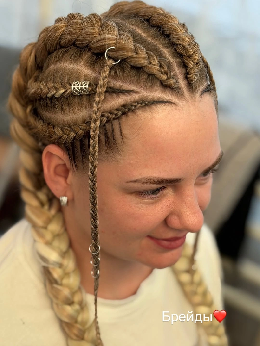 lemonade braid hairstyle Layered Lemonade Braids With Metallic Accent Details