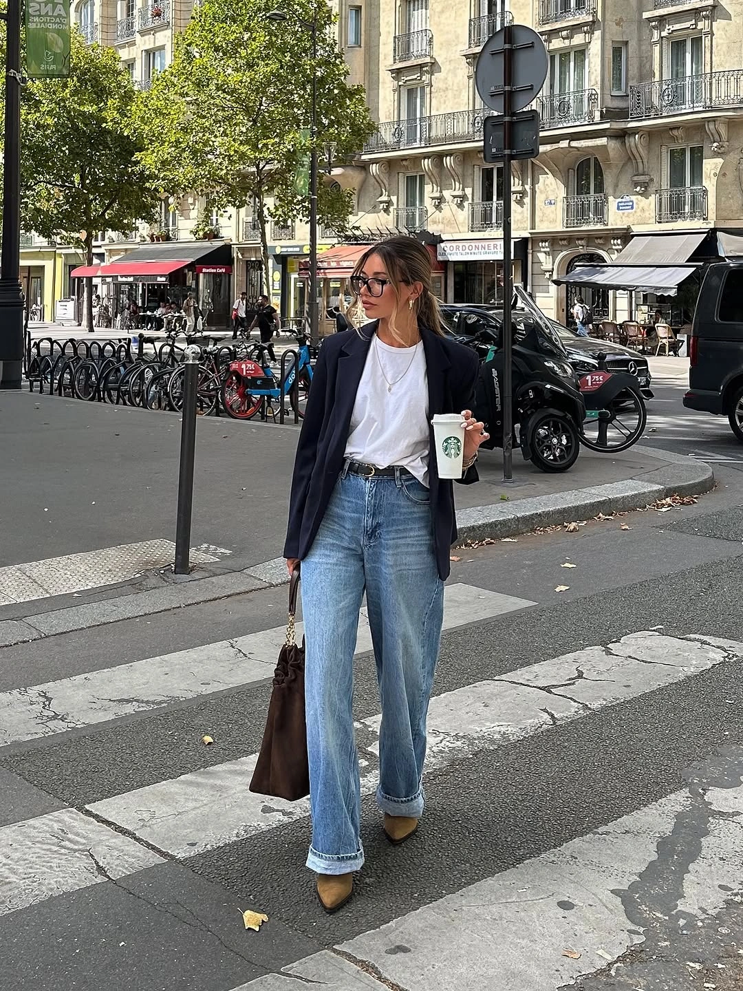 September fashion trends 2026 Relaxed Blazer Styling That Makes Everyday Denim Feel Elevated