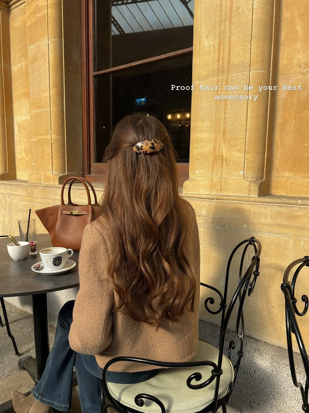 September hairstyles ideas 2026 Soft Café Waves with a Chic Tortoiseshell Clip