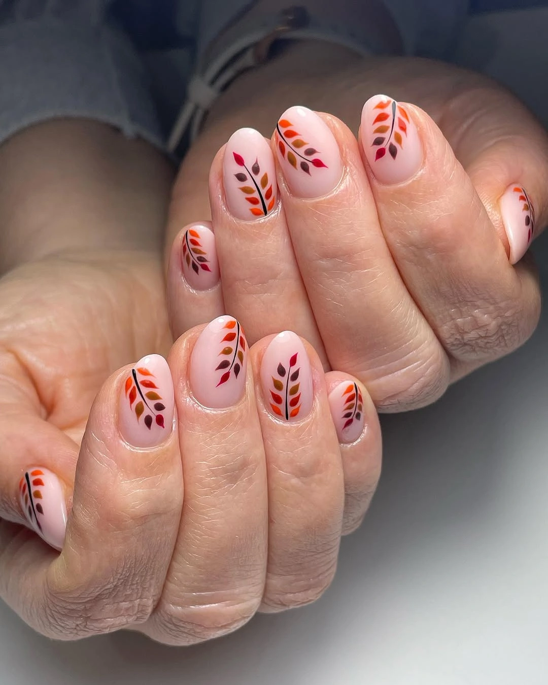September Nail Art Ideas 2026 Delicate Autumn Leaf Nail Art for Everyday Elegance
