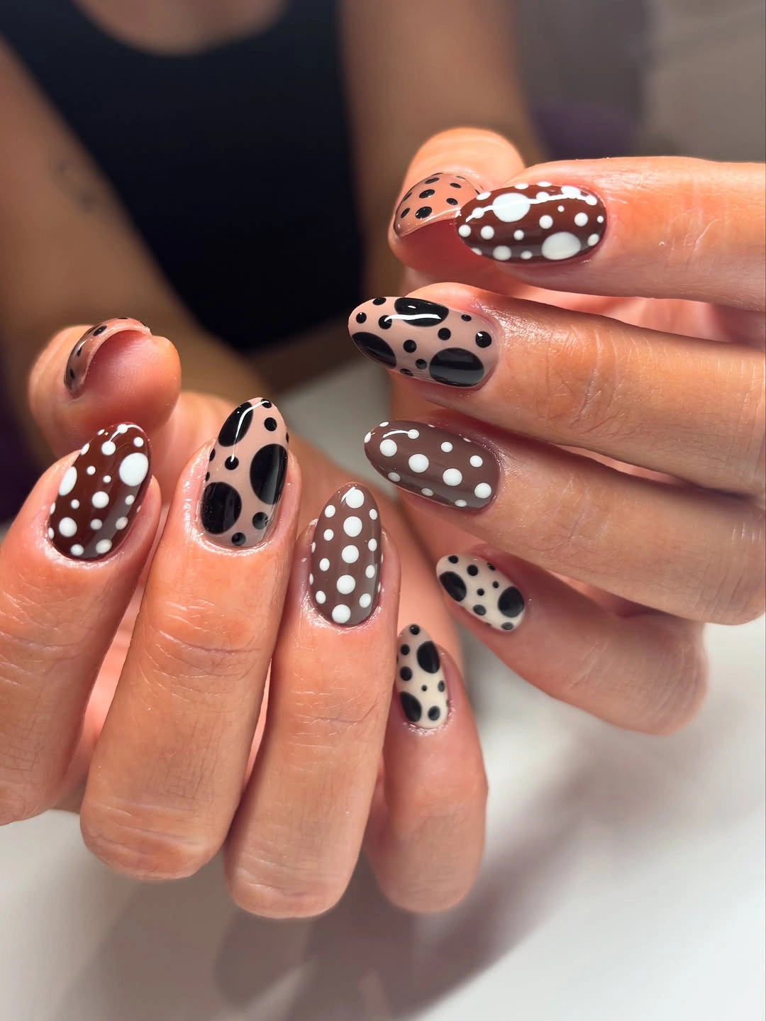 September Nail Art Ideas 2026 Playful Polka Dot Nails with a Vintage Twist