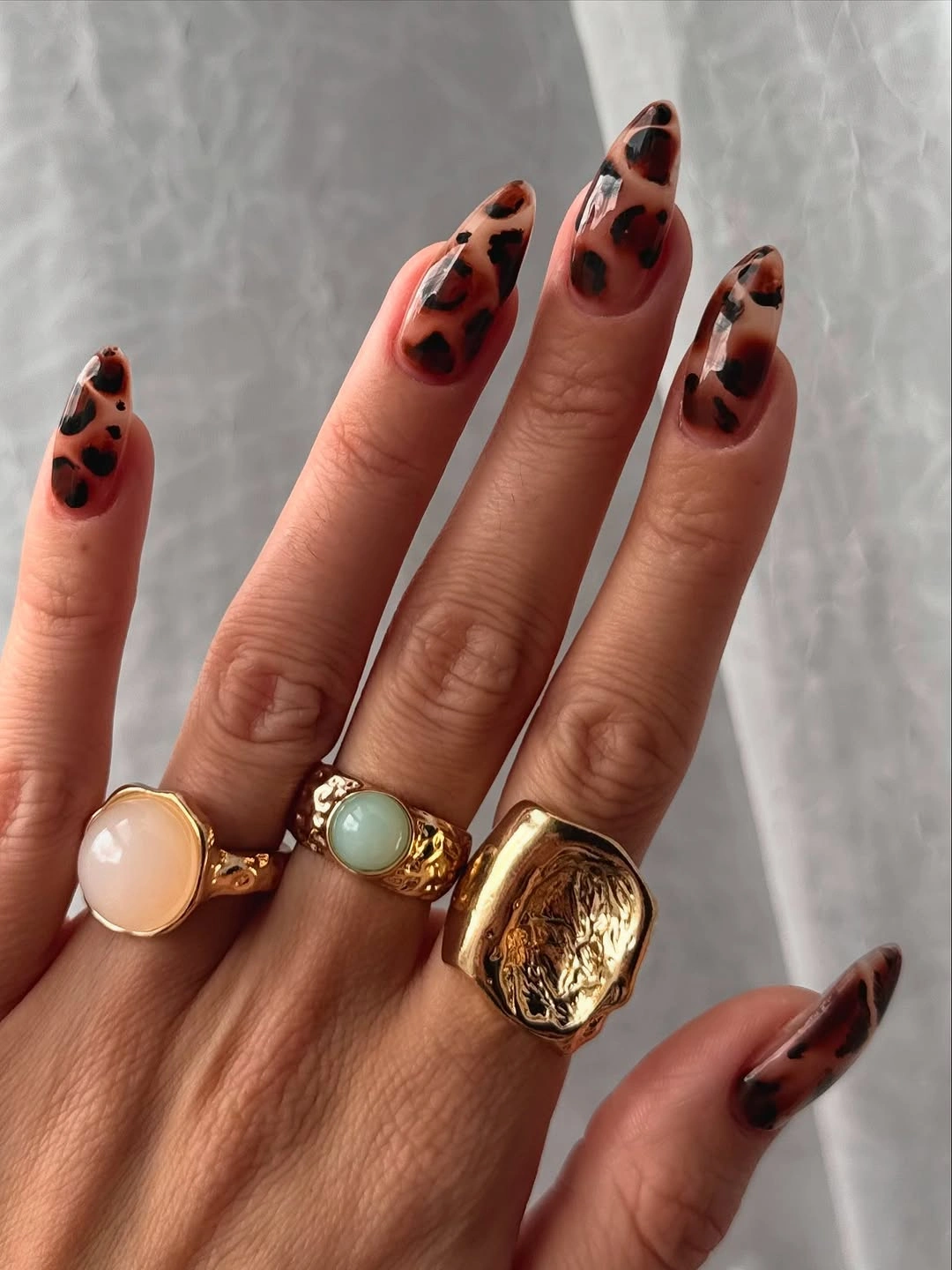 September nail designs 2026 Glossy Tortoiseshell Nails That Never Go Out of Style
