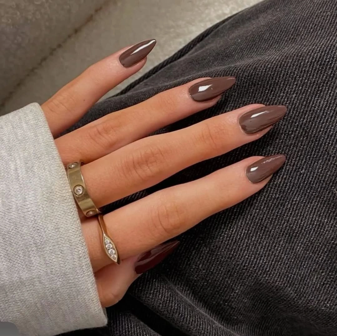 September nails color 2026 Glossy Cocoa Almond Nails for Effortless Everyday Style