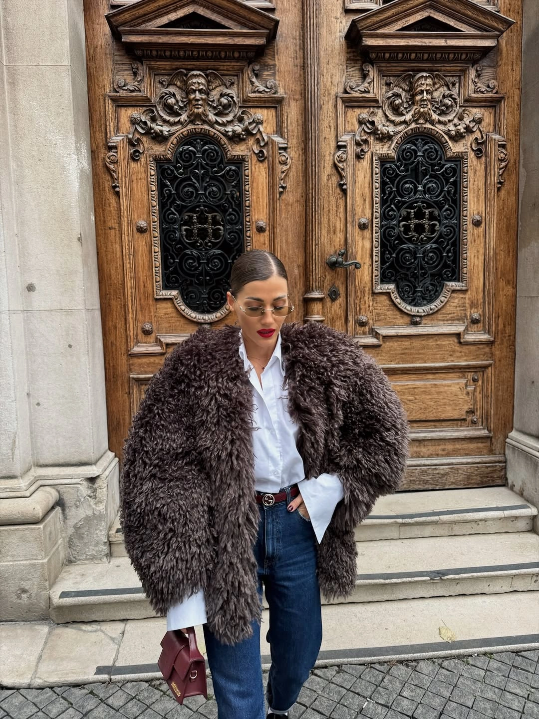 shaggy jacket Elegant Dark Fur With Timeless City Style