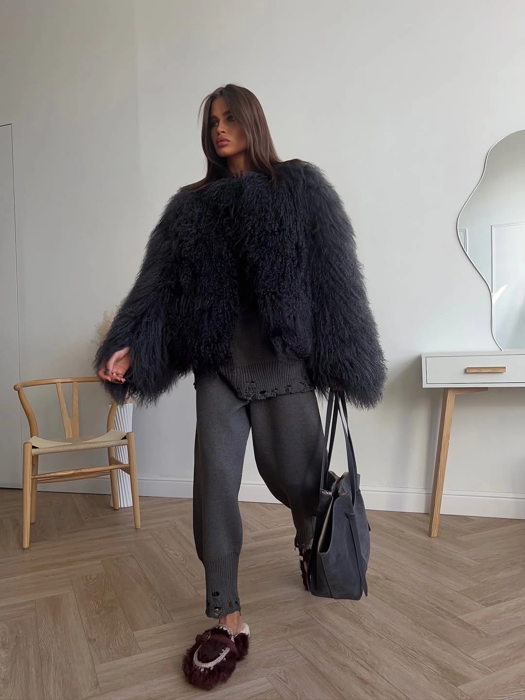 shaggy jacket All Black Texture for an Effortlessly Cool Winter Outfit