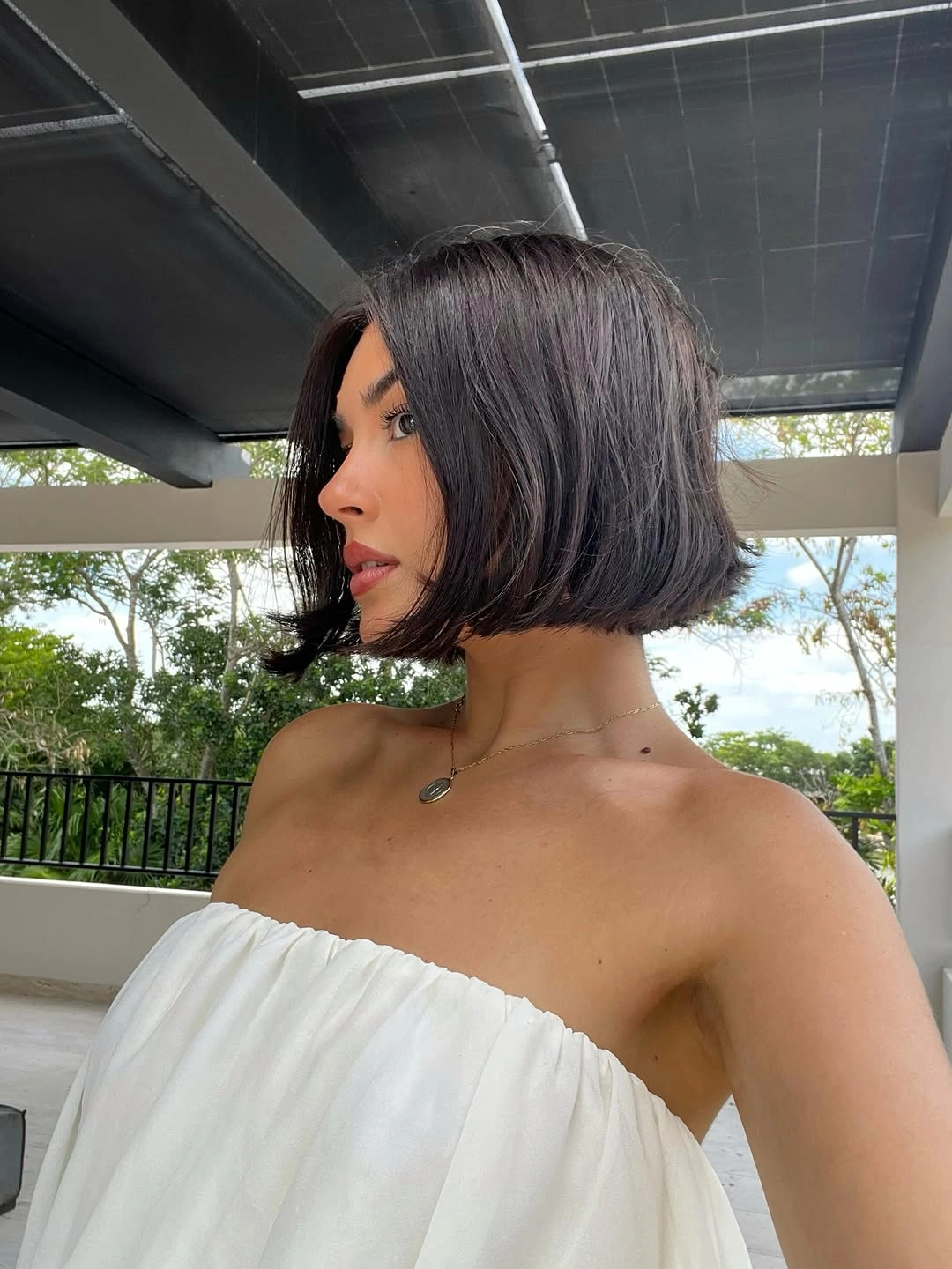 short bobbed hairstyle Glossy Blunt Bob With Curved Ends