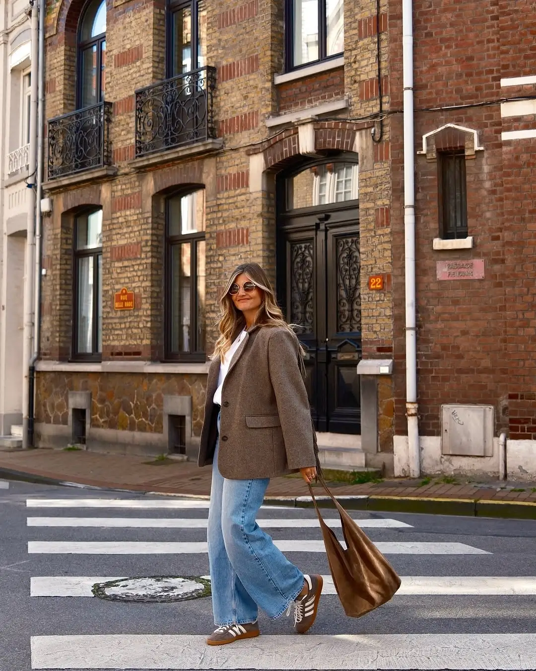 simple fall outfits 2026 Relaxed Blazer and Wide-Leg Denim for Everyday City Style