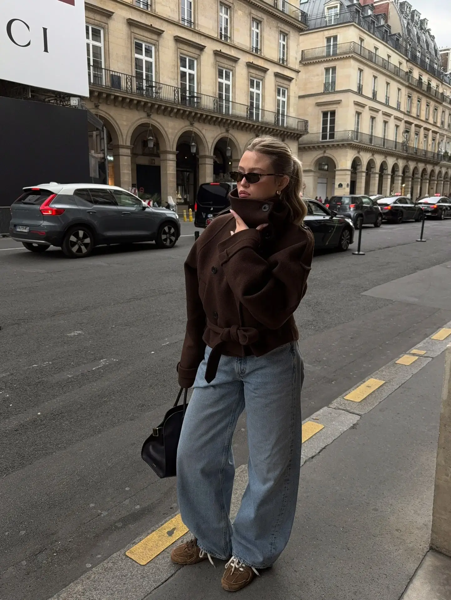 Trench coat fall outfits 2026 Chocolate Layers That Make Casual Denim Feel Elevated