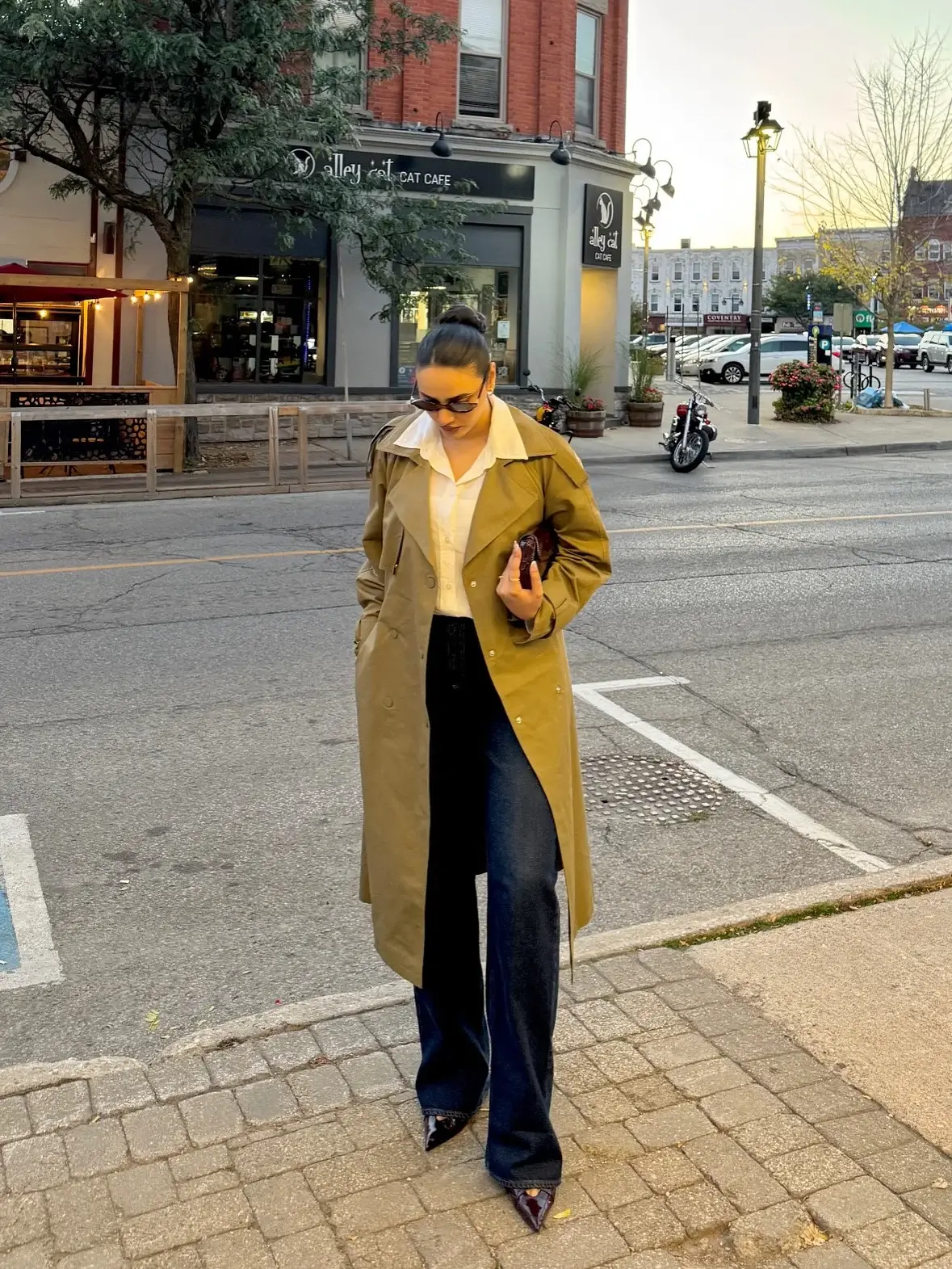 Trench coat fall outfits 2026 Olive Trench Styling for Modern City Evenings
