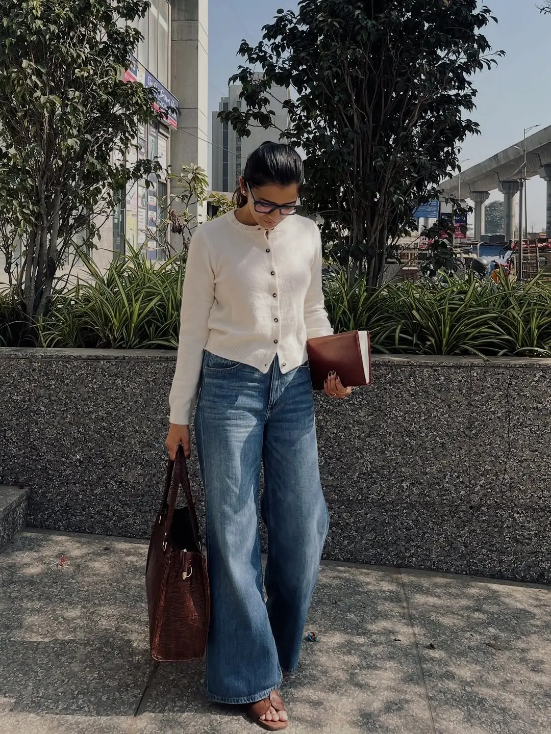wide leg jeans outfit fall 2026 Soft Neutrals That Brighten Early Autumn Days